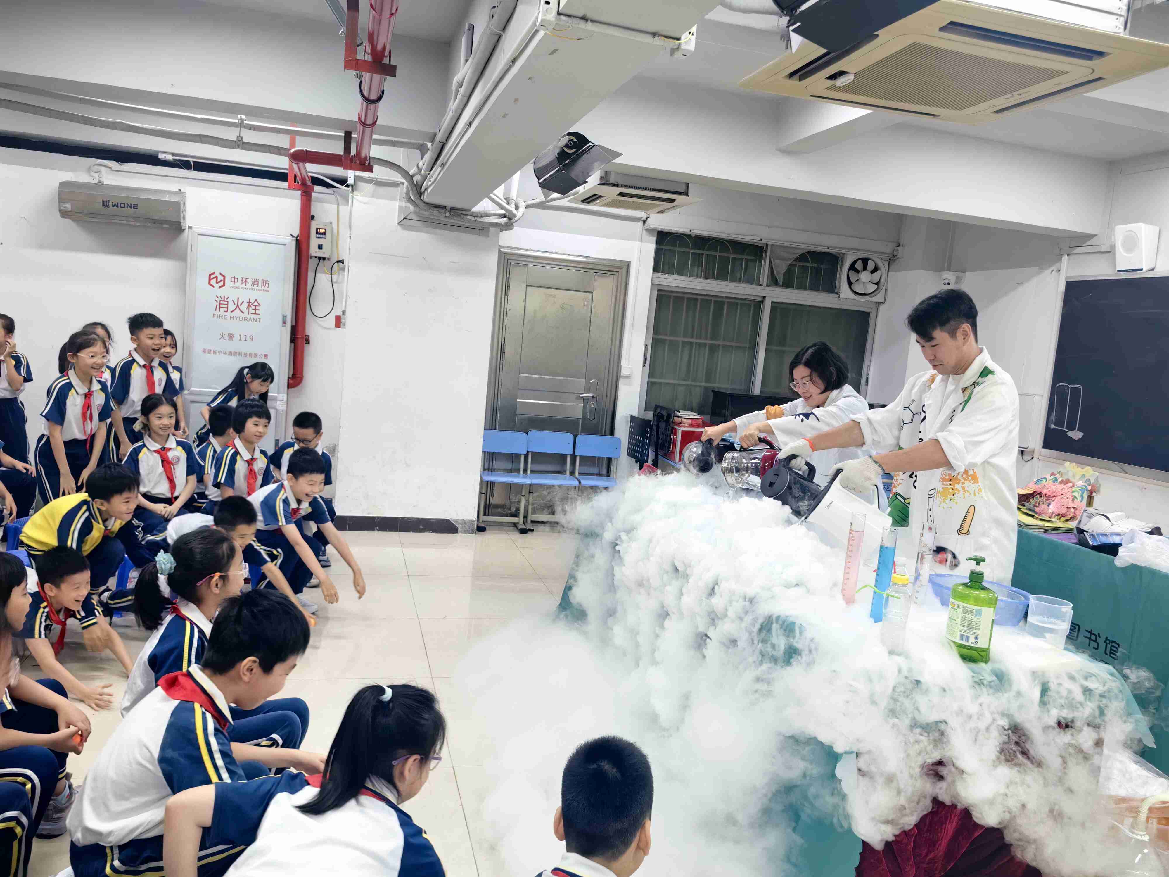 3.科学表演秀.jpg